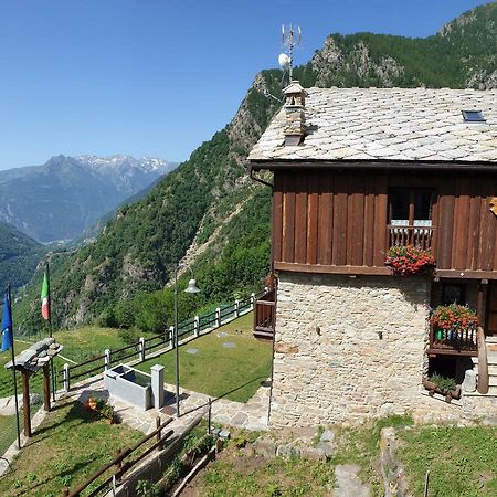 Hotel Le Petit Coeur Fontainemore Zewnętrze zdjęcie