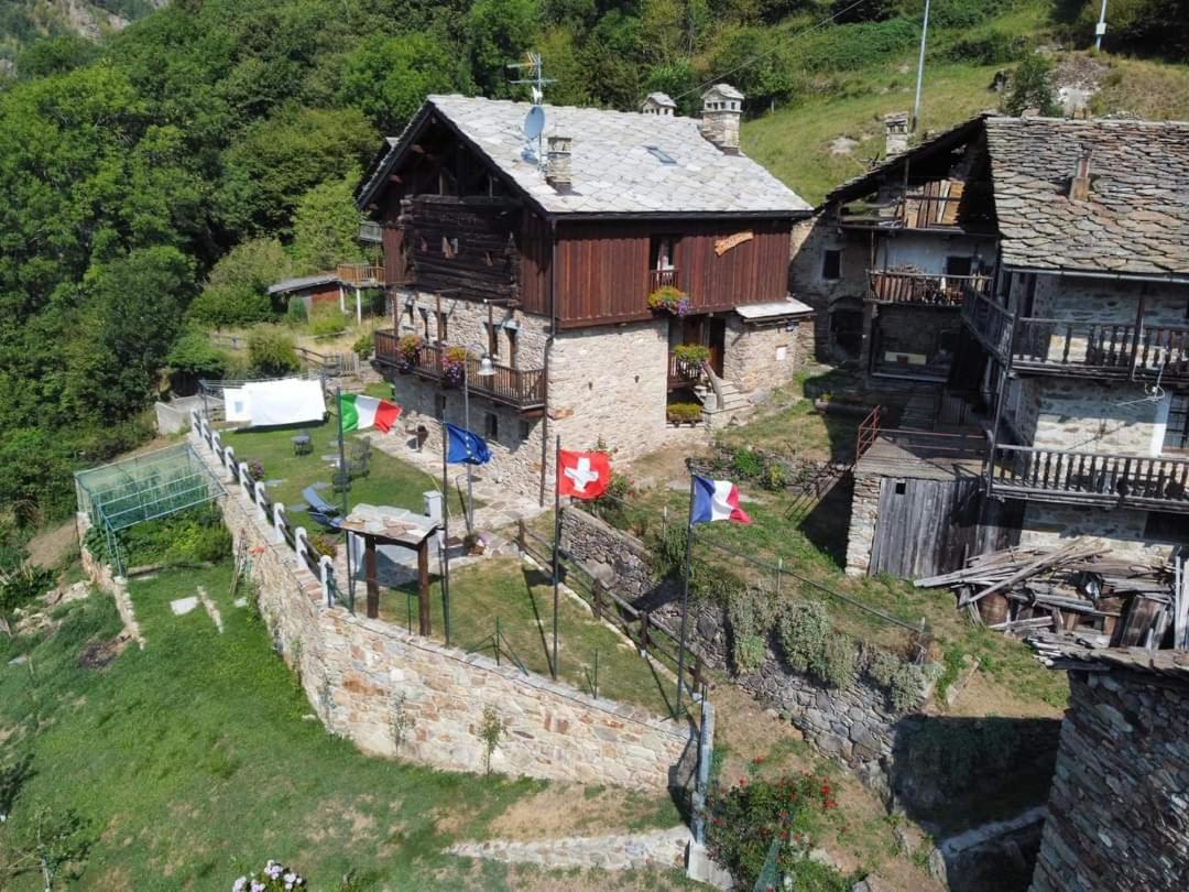 Hotel Le Petit Coeur Fontainemore Zewnętrze zdjęcie