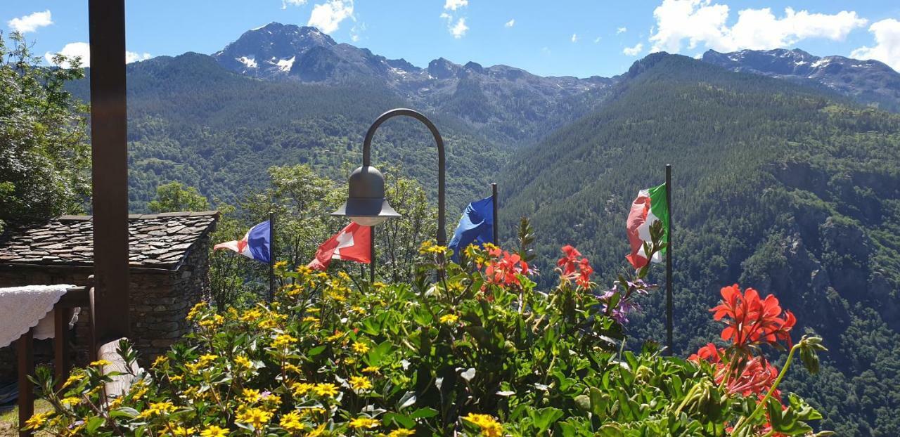 Hotel Le Petit Coeur Fontainemore Zewnętrze zdjęcie