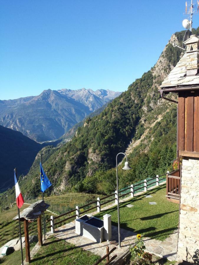 Hotel Le Petit Coeur Fontainemore Zewnętrze zdjęcie